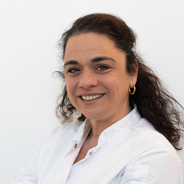 Portret van Dr Tamar König, Gynaecoloog en subspecialist in Voortplantingsgeneeskunde bij MC Kinderwens